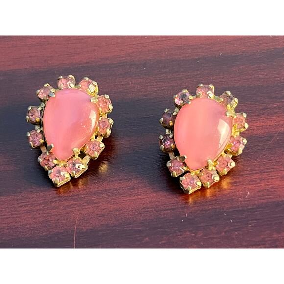 VTG Pink Cabochon Rhinestone Clip On Earrings Barbie Core Swiftie Glam Prom - Picture 3 of 6